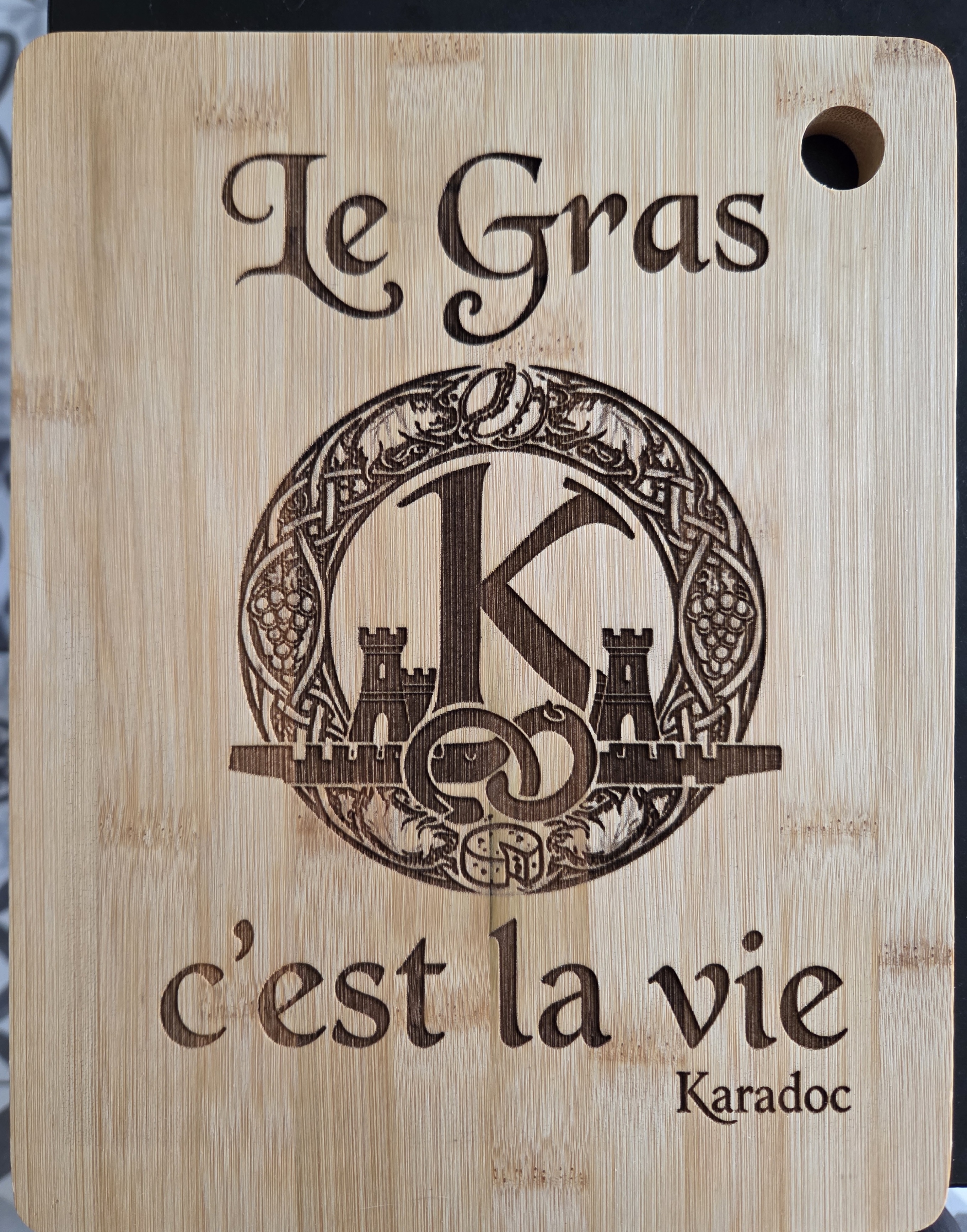 Planche Apéro Gravée - "Le gras c'est la vie" (Kaamelott)